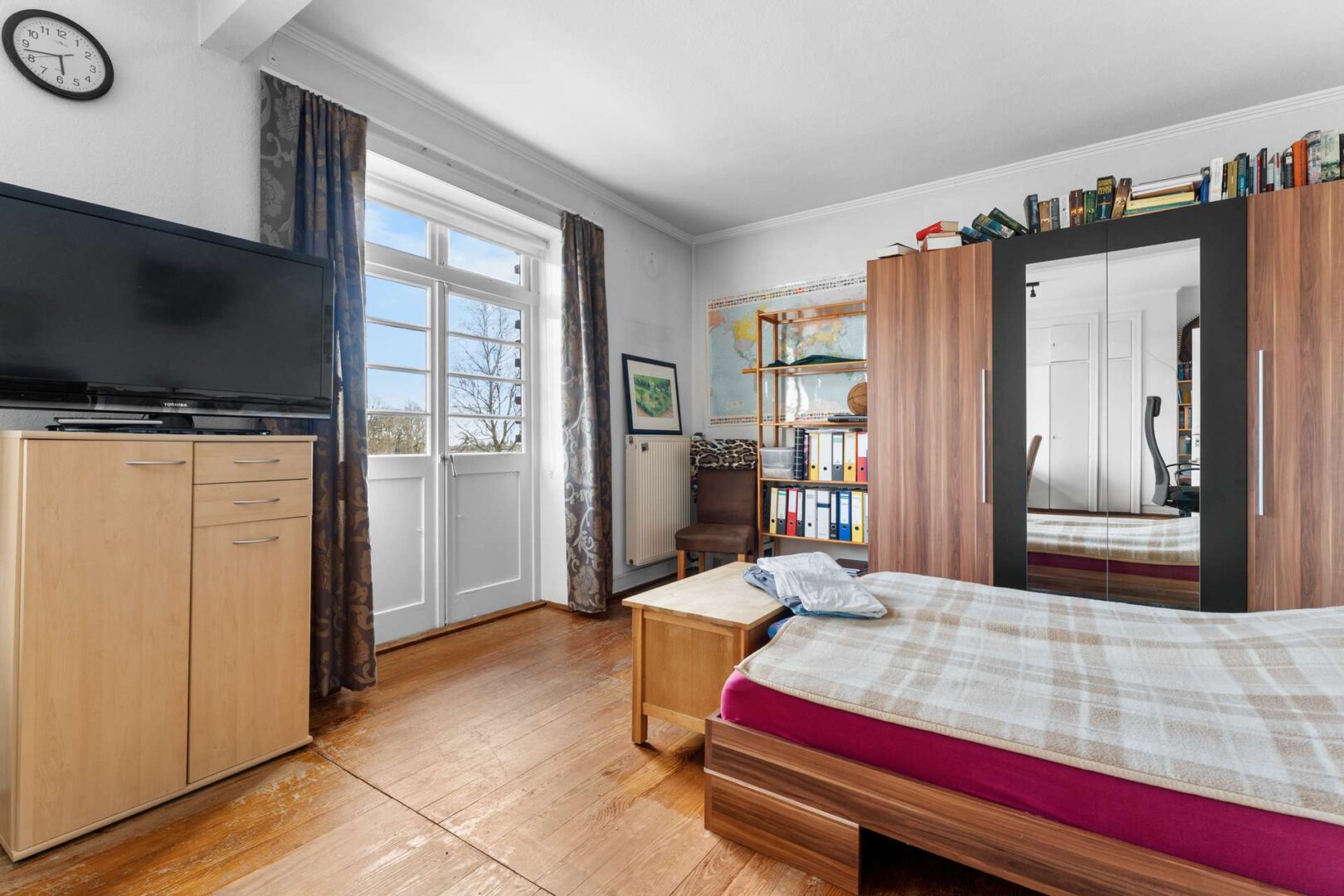 Gästezimmer mit Balkon