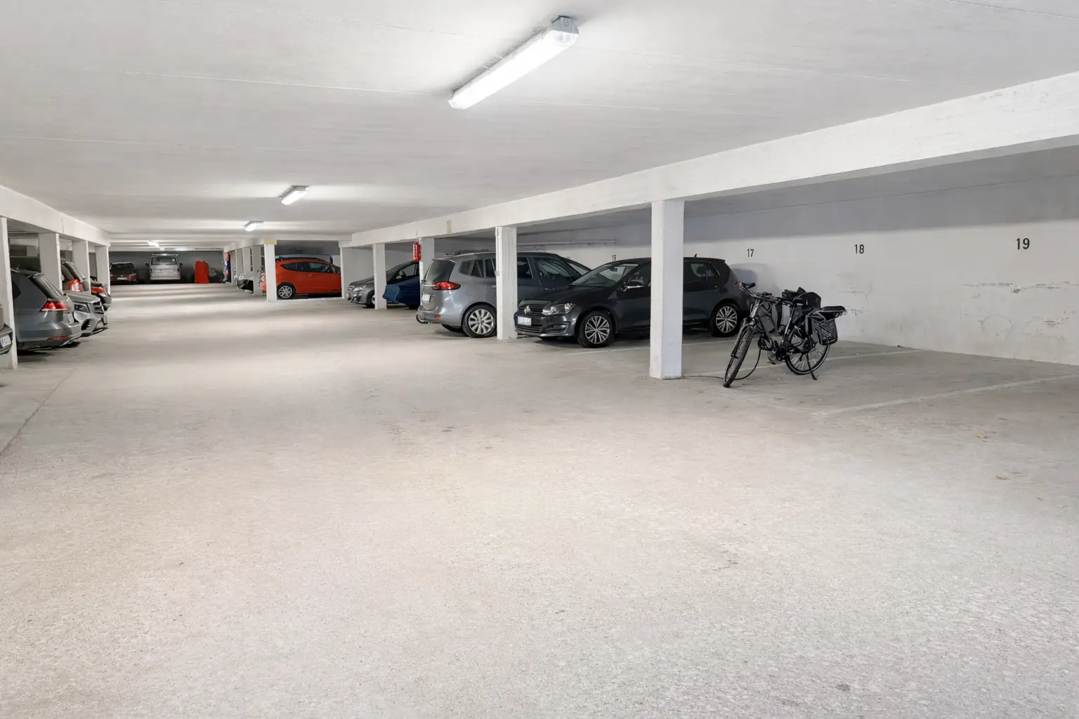 Tiefgaragenstellplatz