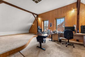 Wohnzimmer-/Büro OG