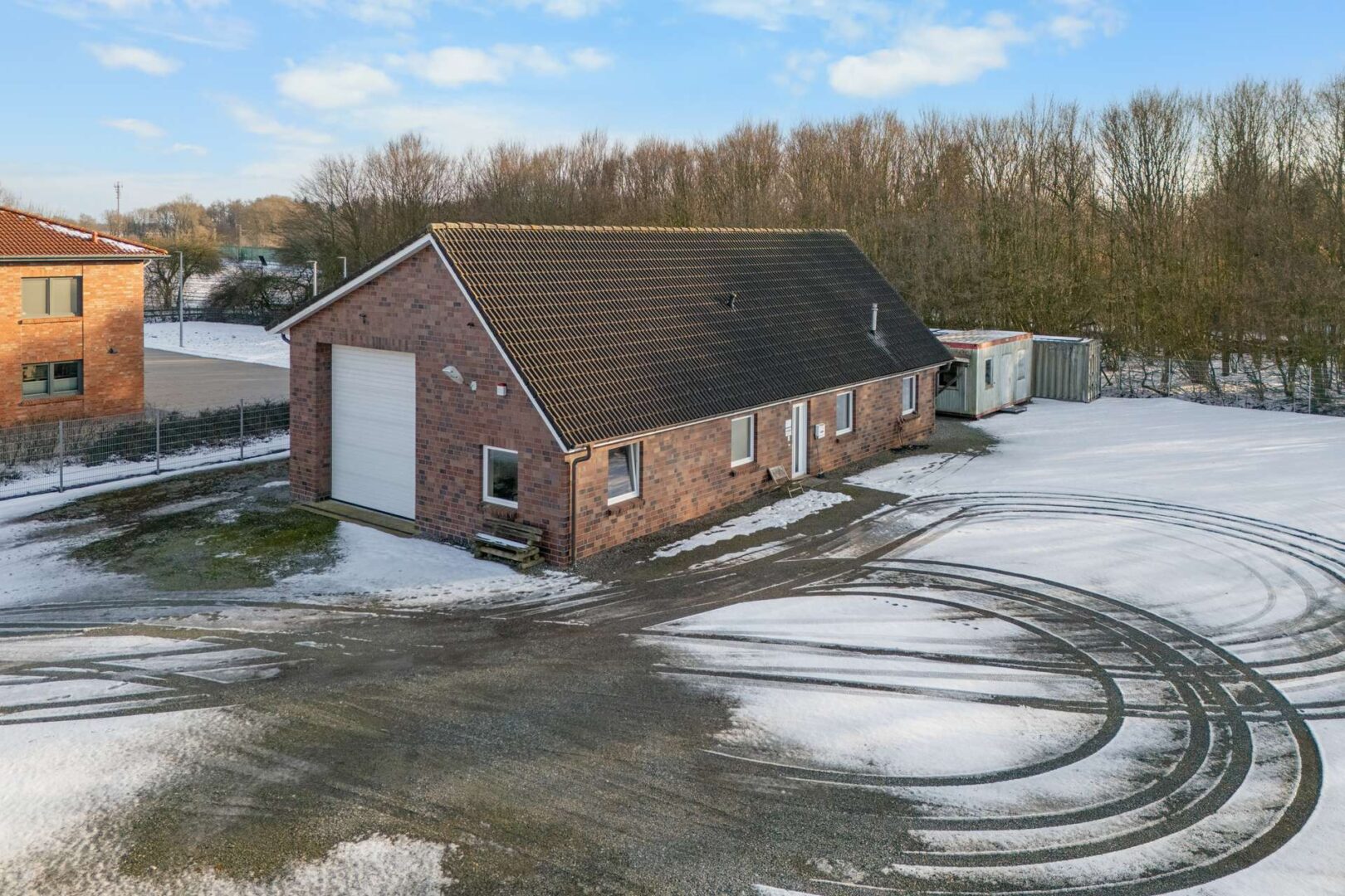 Halle 1 / Bürogebäude