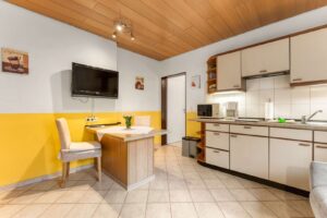 Küche mit Essbereich