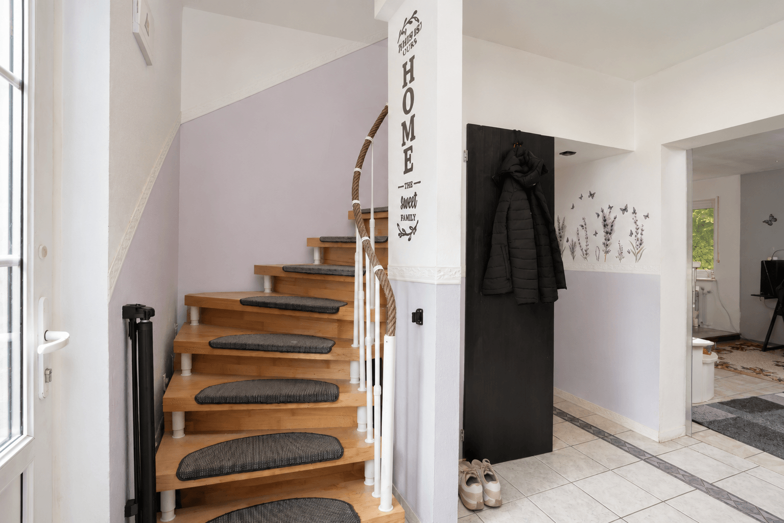 Eingangsbereich mit Treppe