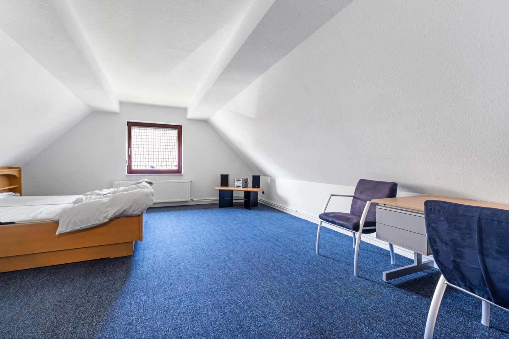 Schlafzimmer DG