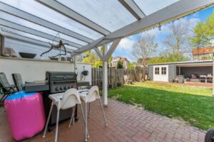 überdachte Terrasse