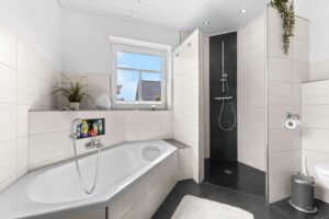 En Suite Bad EG
