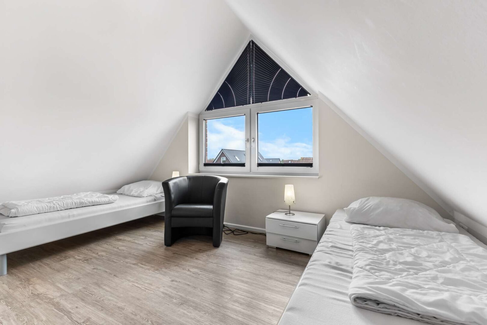 Schlafzimmer DG