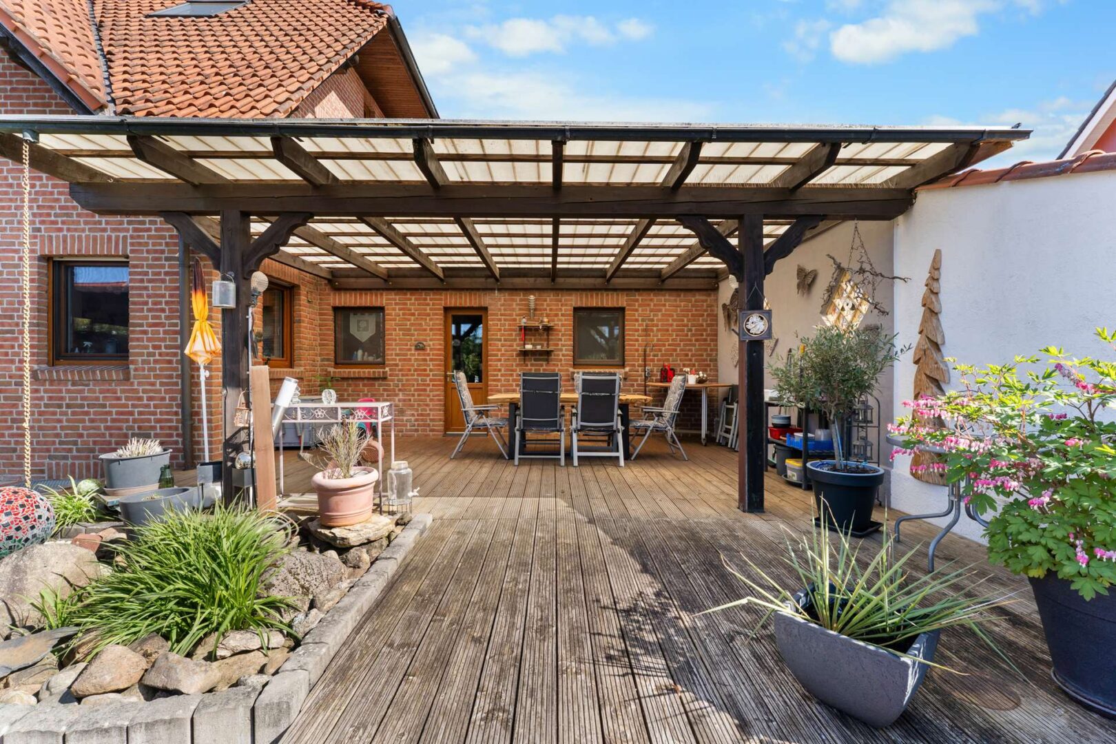 überdachte Terrasse