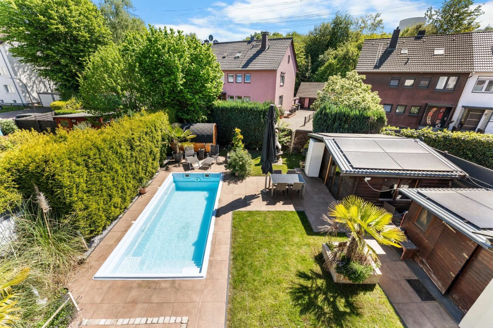 Garten mit Pool