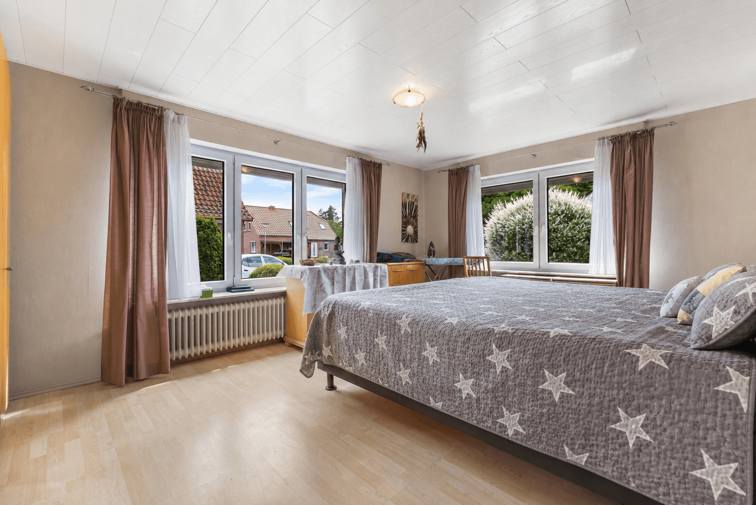 Schlafzimmer 1