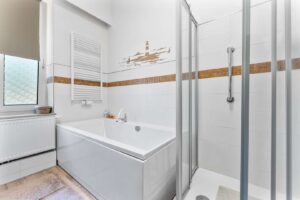 Badezimmer 1. OG