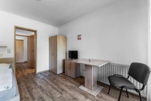 Rückansicht Zimmer incl. Balkon