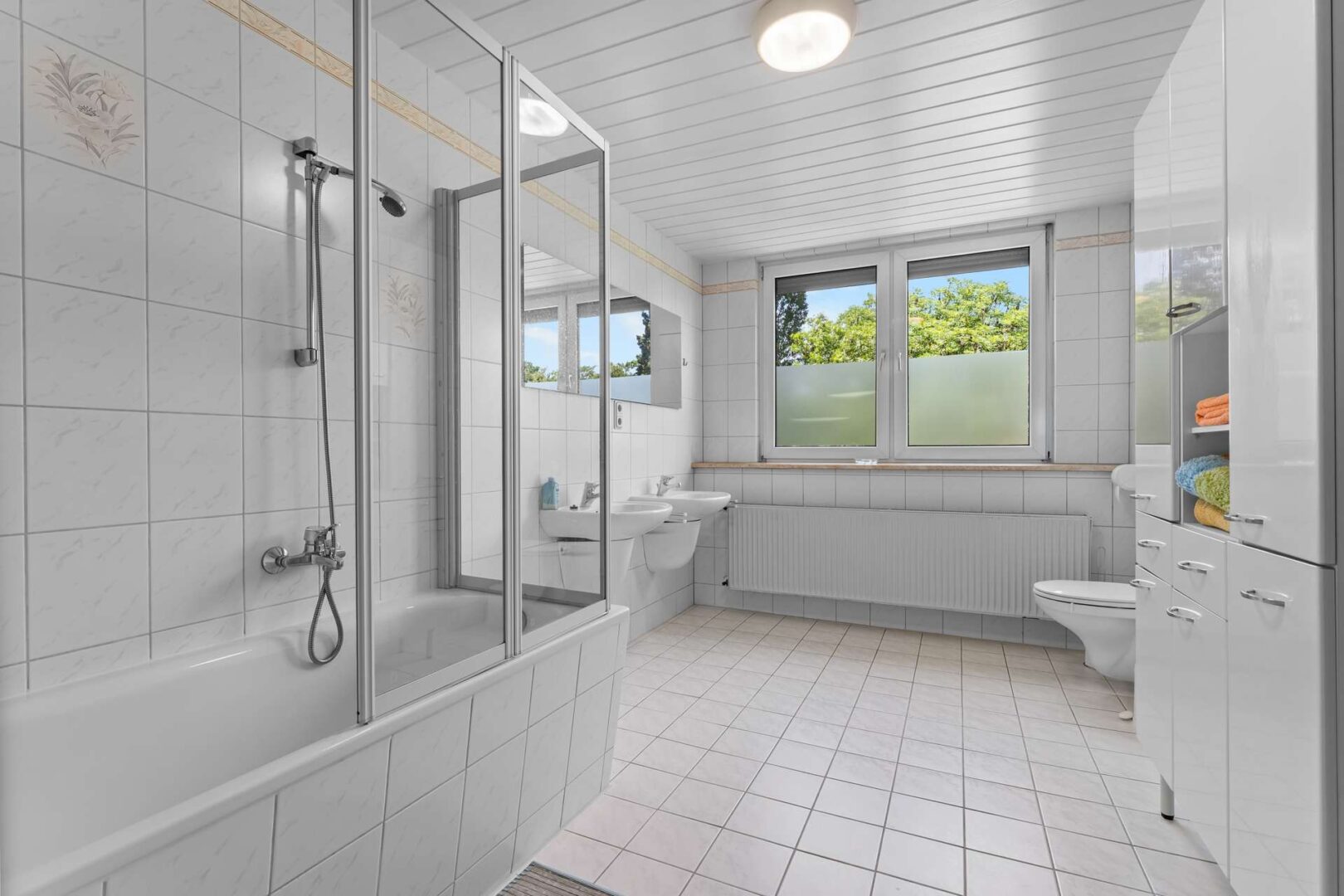 Badezimmer Betreiberwohnung DG