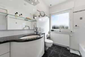 Badezimmer Erdgeschoss