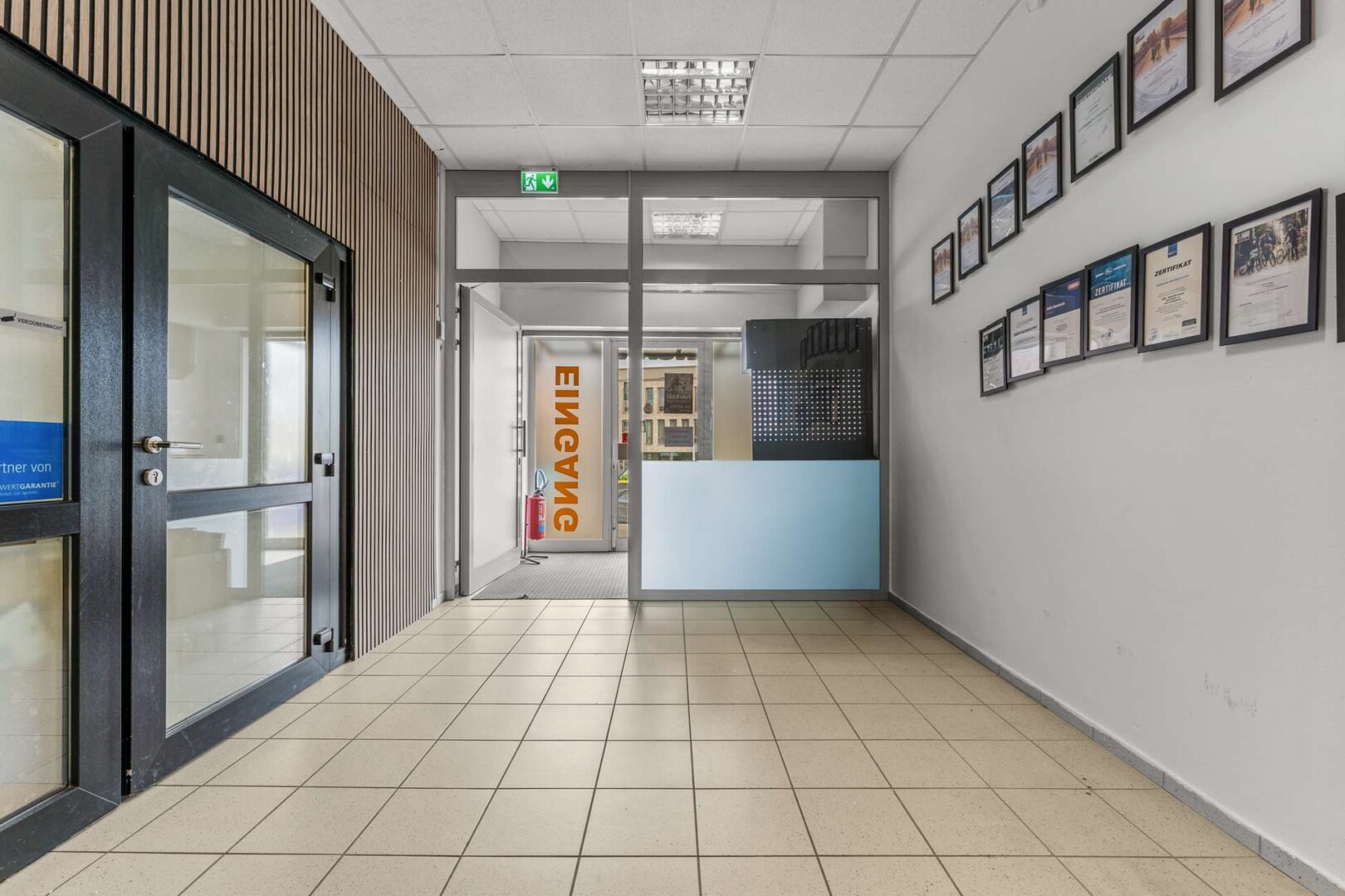 Eingang Richtung Parkplatz