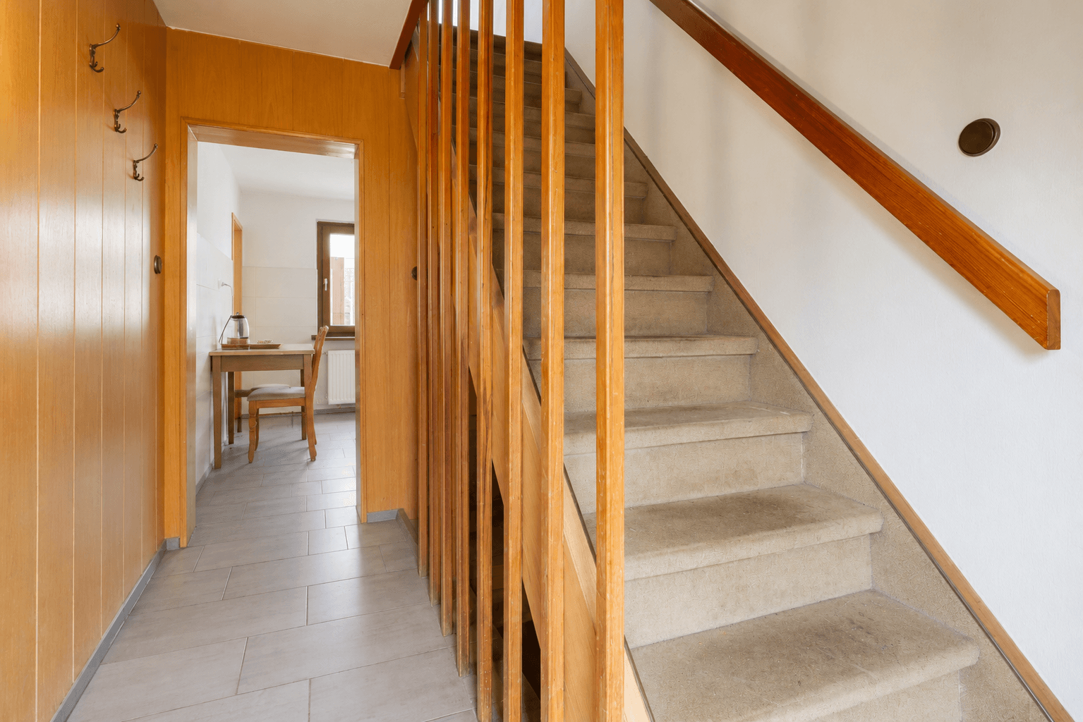 Flur mit Treppe
