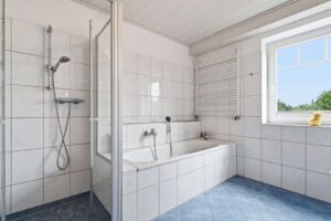Badezimmer EG