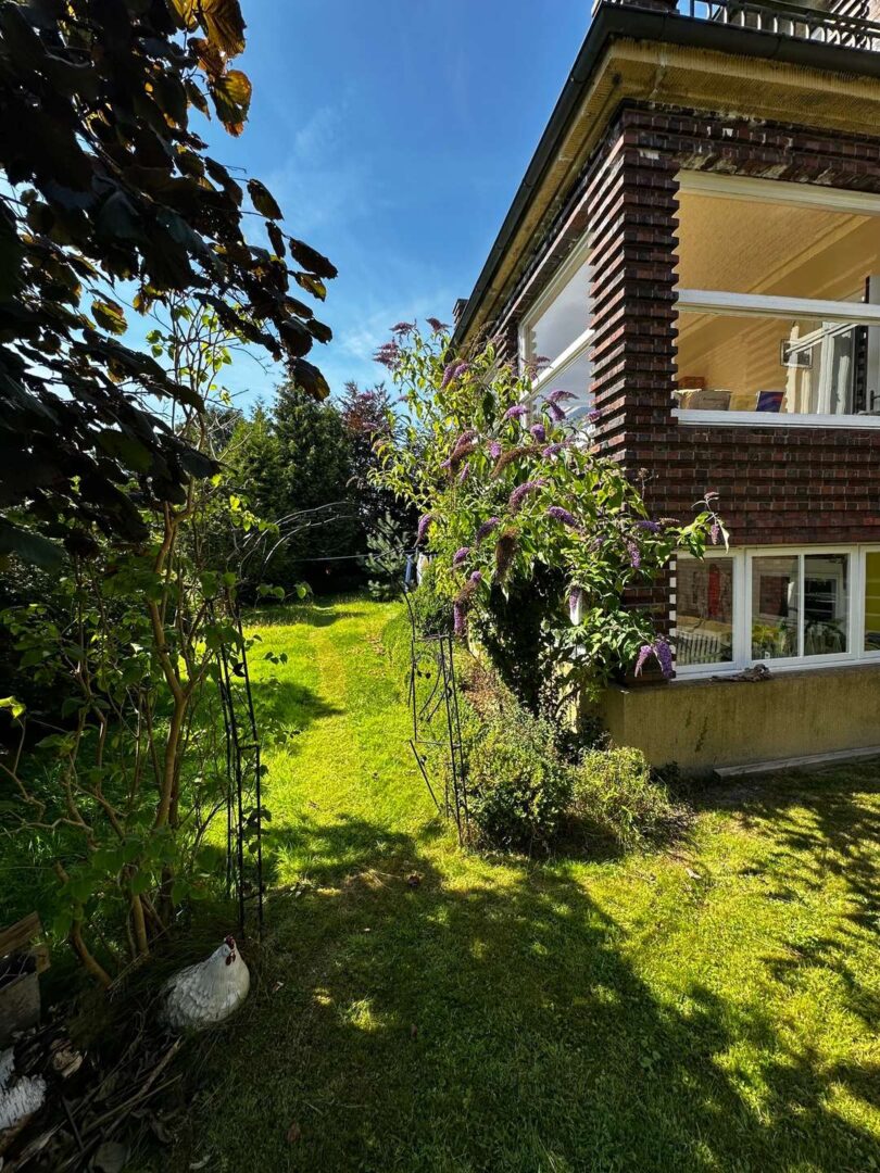 Garten mit Flieder