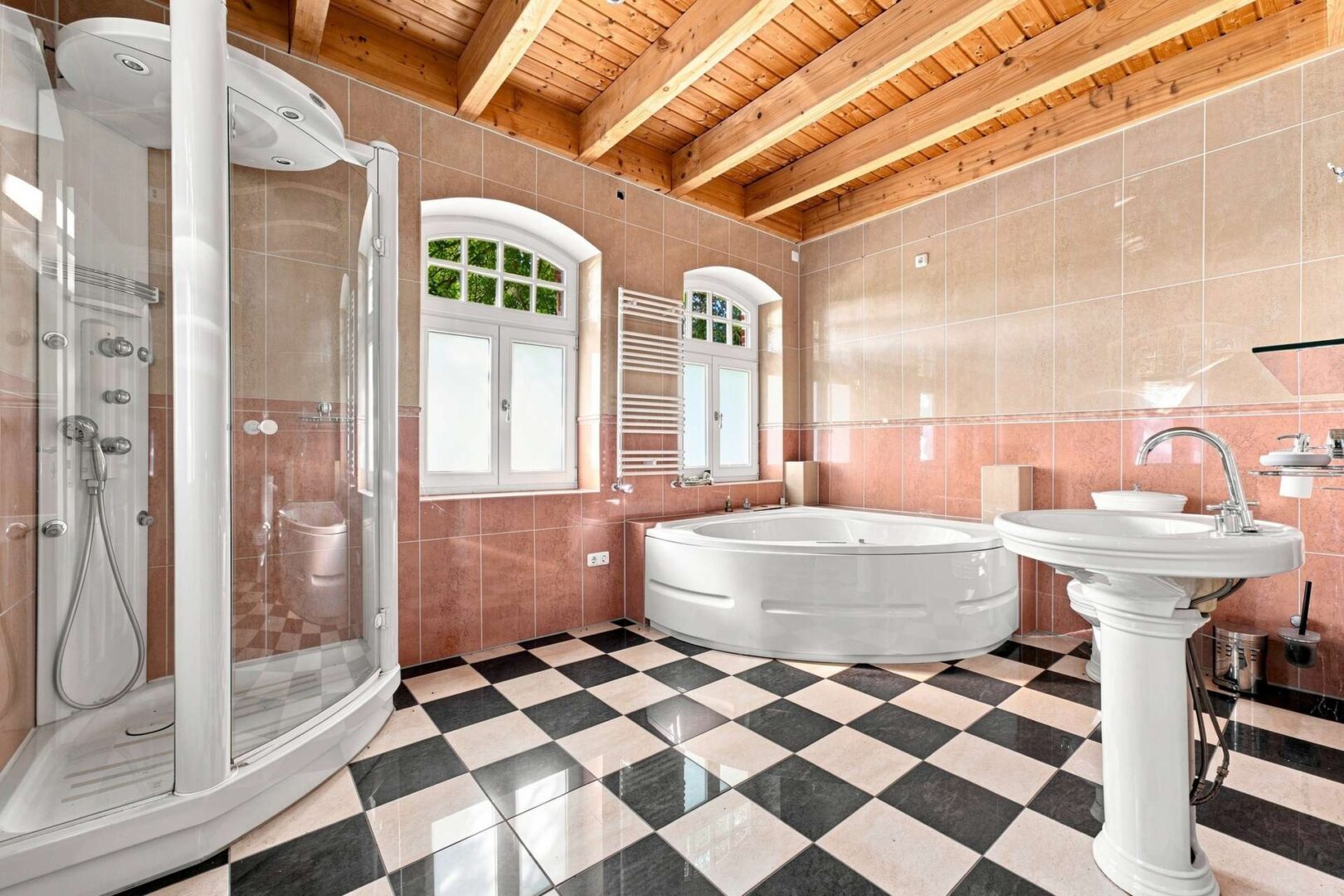 Badezimmer II(Haus)