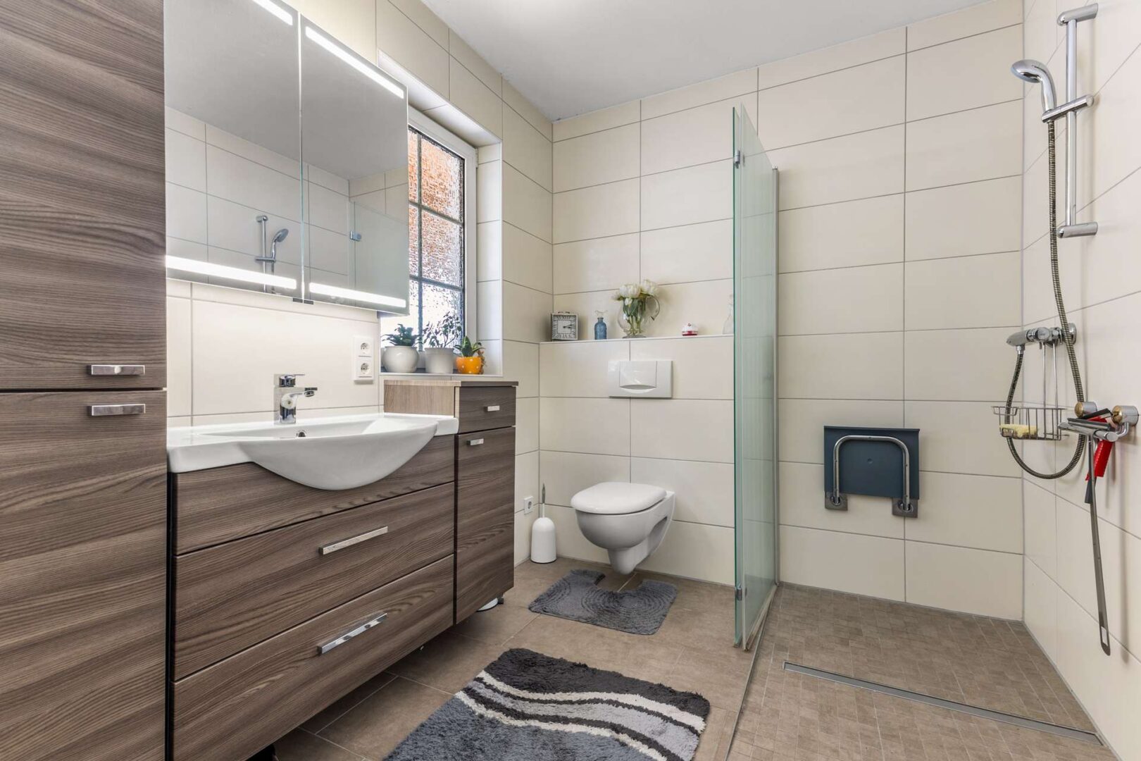 Badezimmer EG