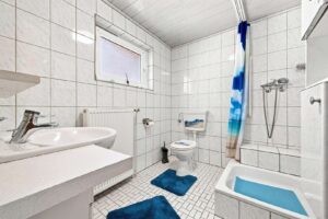 Badezimmer II EG