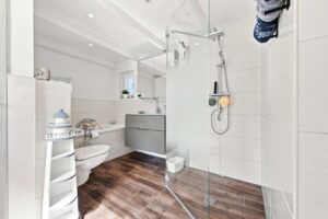 Badezimmer EG