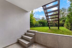 Terrasse mit Gartenblick