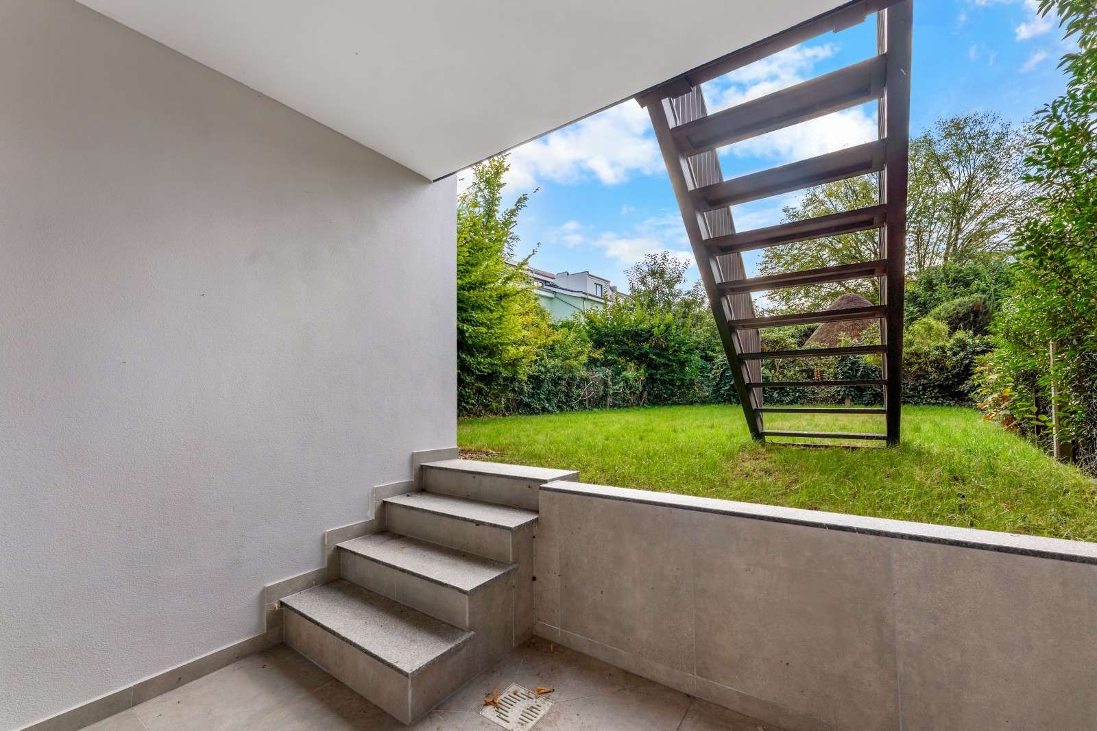 Terrasse mit Gartenblick