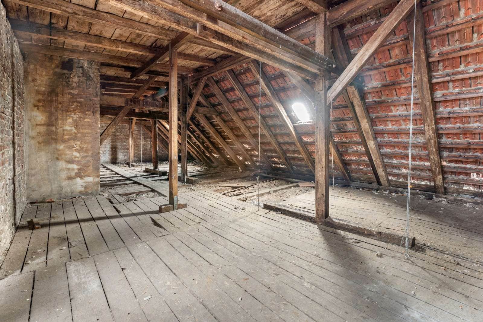 Dachboden Vorderhaus