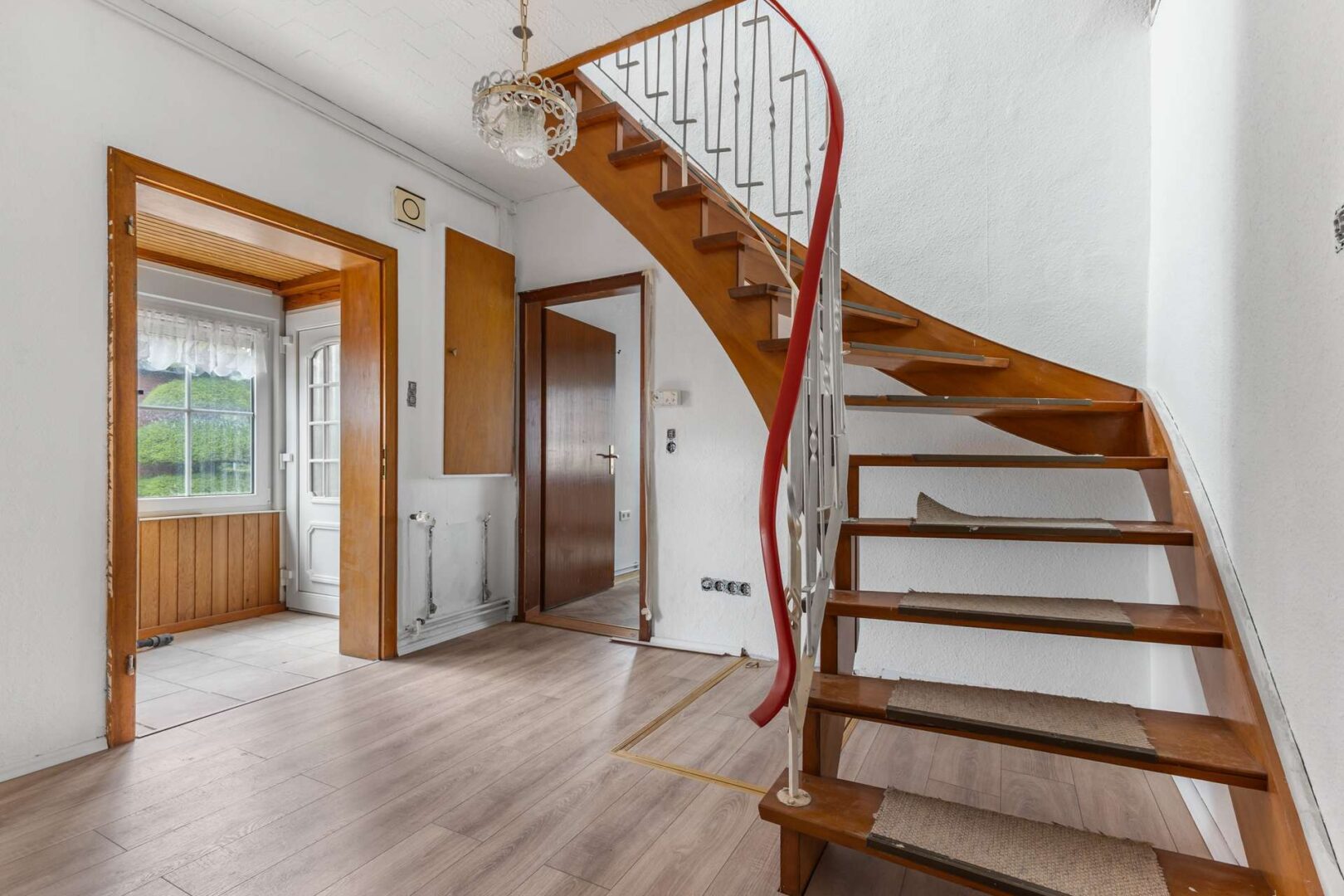 Flur mit Treppe