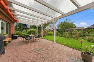 Terrasse mit neuer Überdachung