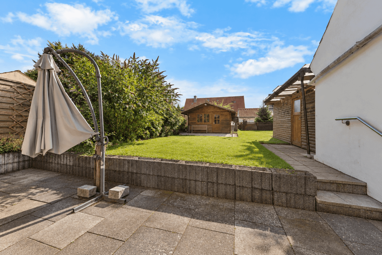 Garten mit Terrasse