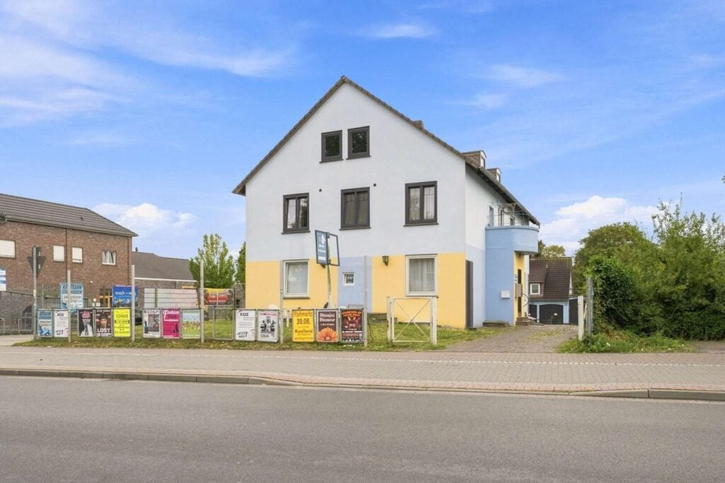 Straßenansicht