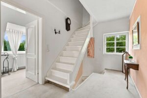 Flur mit Treppe
