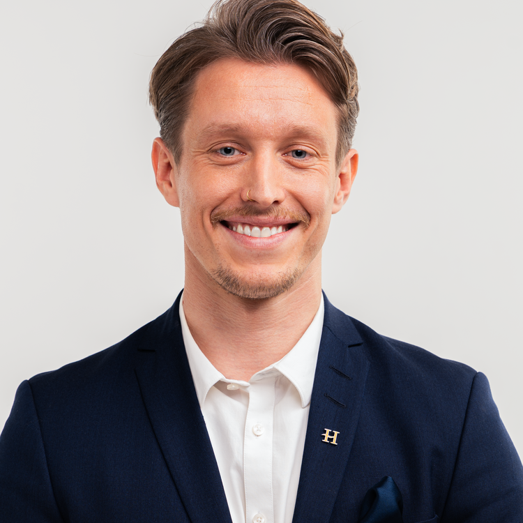 Herr Julian Bolte