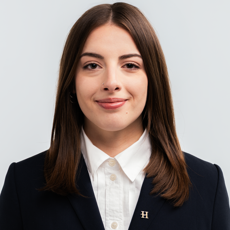 Frau Makolli, Arabella 